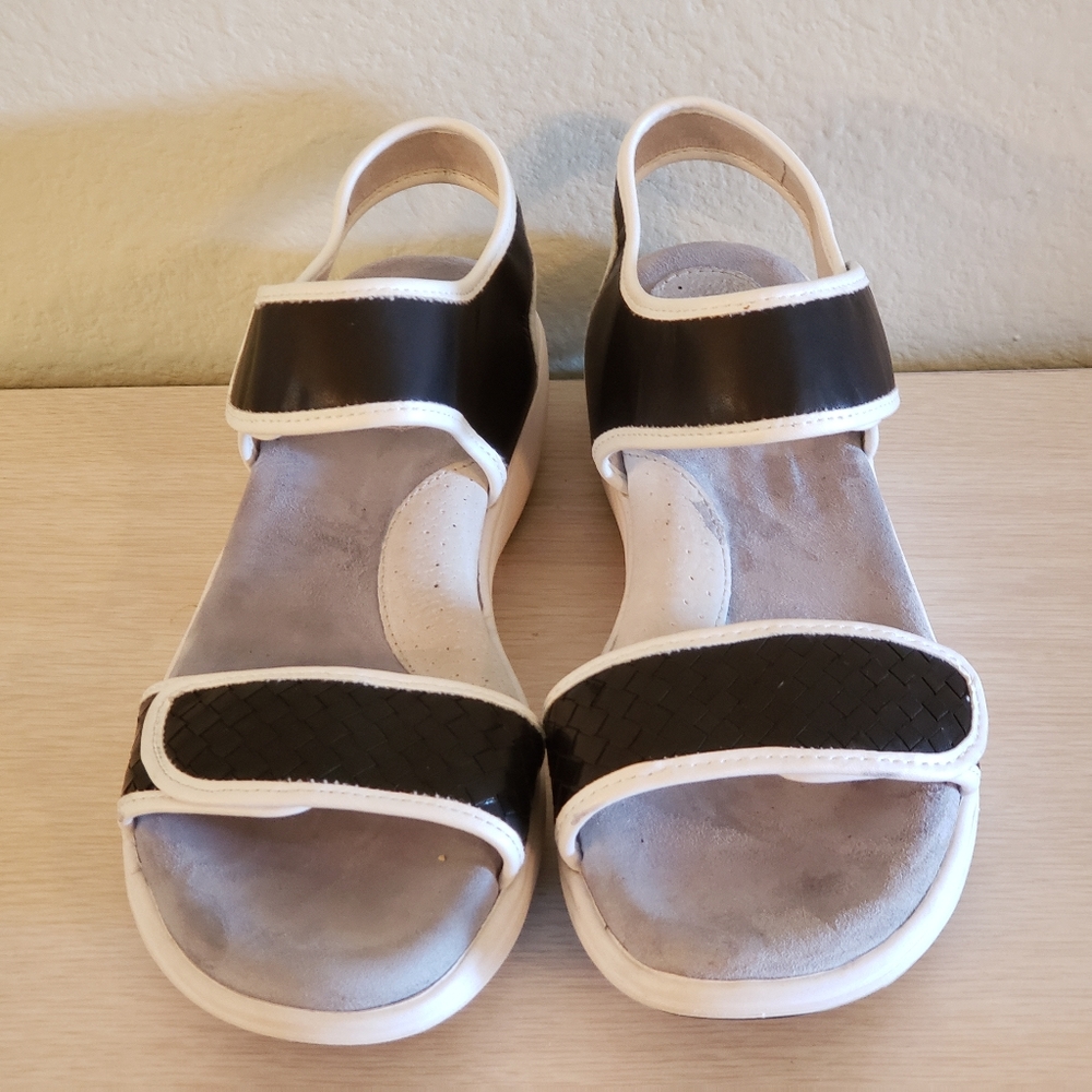 🌷Softwalk Leather Sandals size 6N